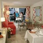 Ona Marinas De 아파트호텔