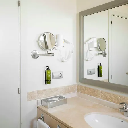 Ona Marinas De 4* نيرخا
